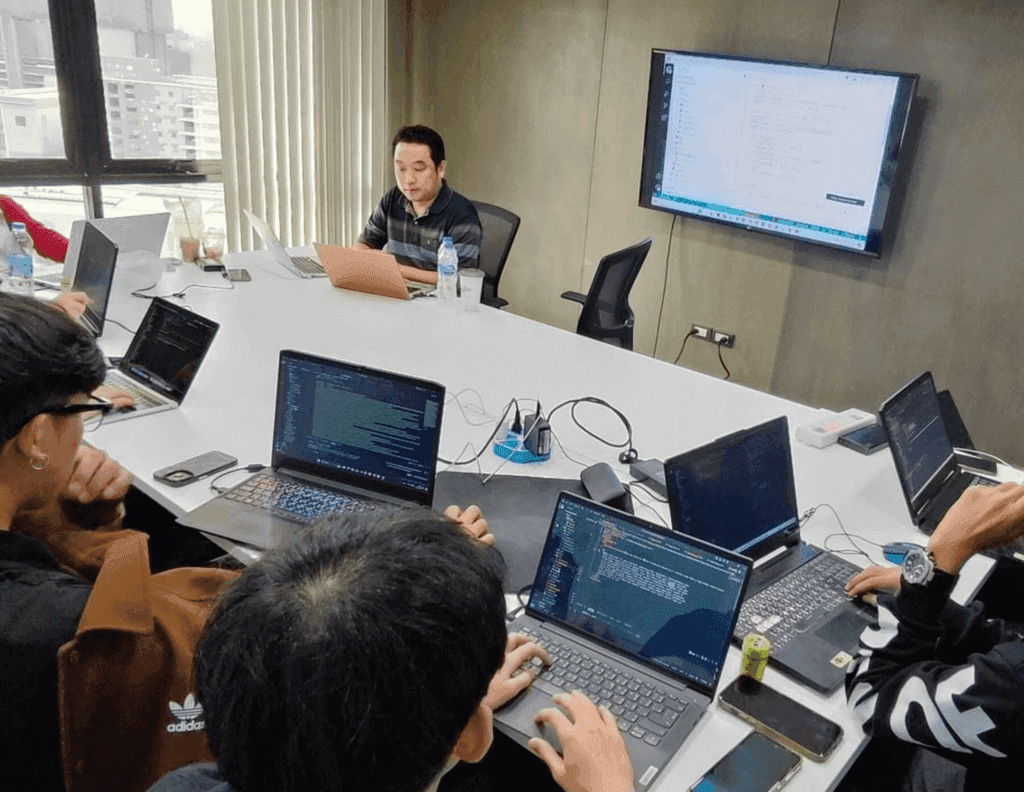 เรียนเขียนโปรแกรมกับโค้ชเอก CodingThailand